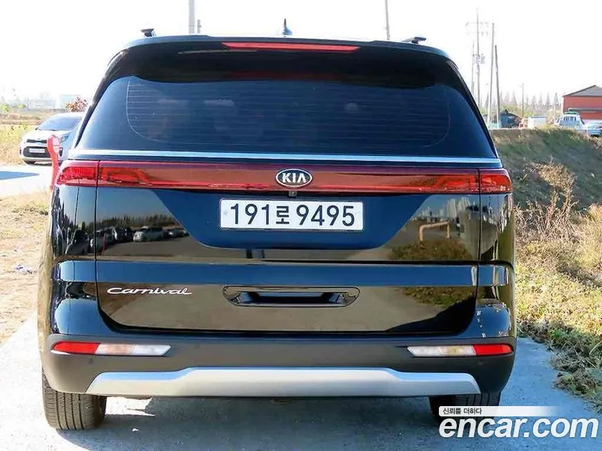 Kia Carnival — фото 4