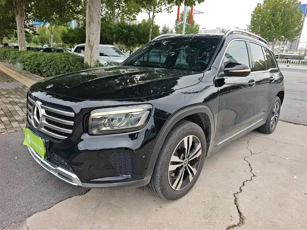 Mercedes-Benz GLB — фото 1