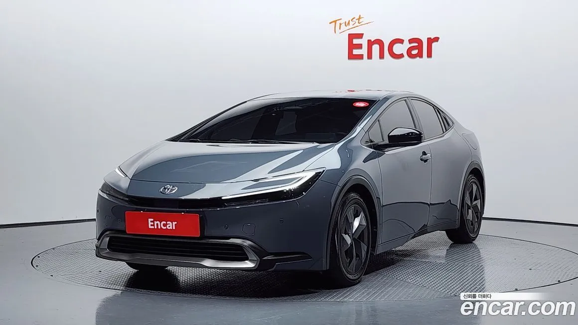 Toyota Prius — фото 1