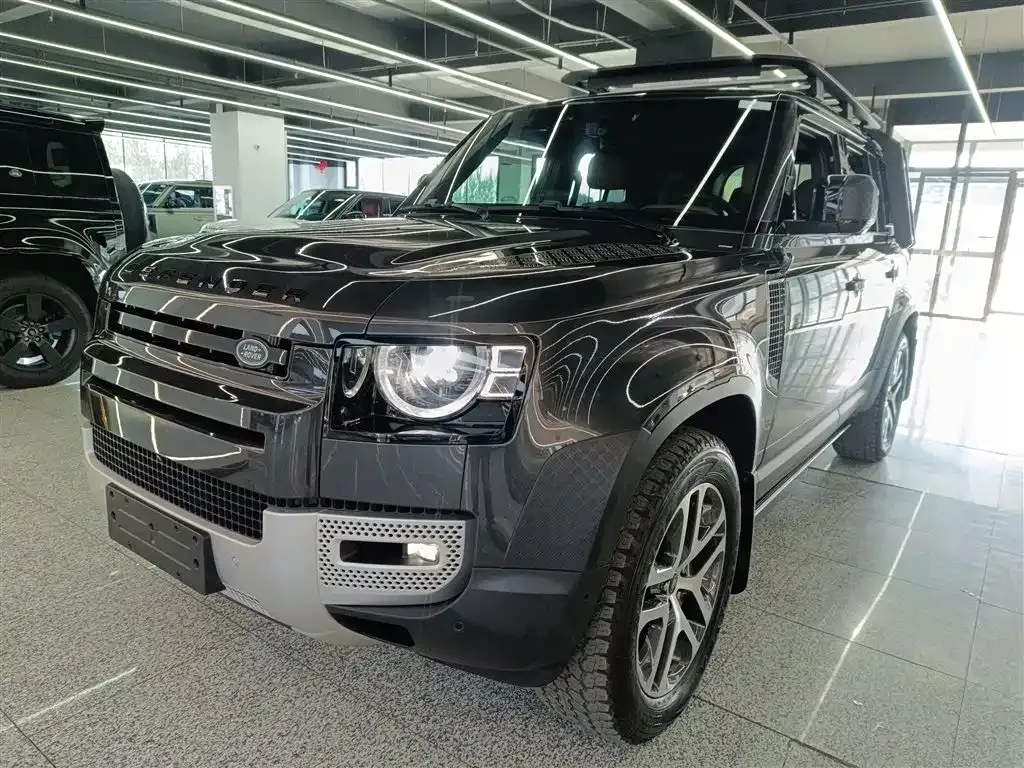 Land Rover Defender — фото 1