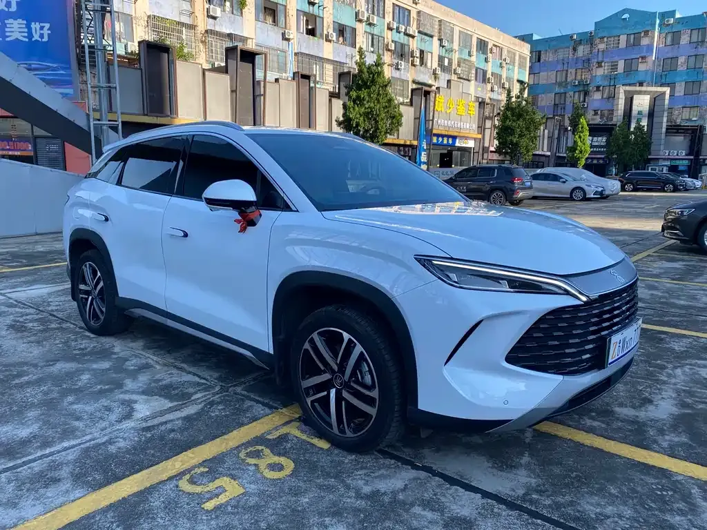 BYD L DM-i — фото 3
