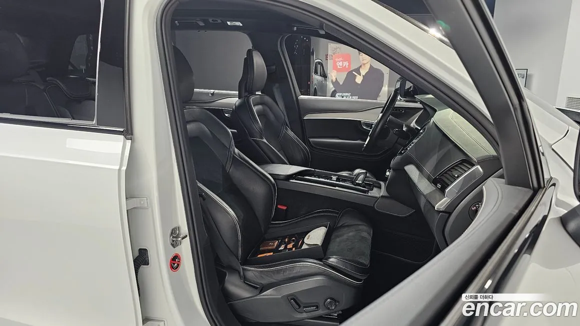 Volvo XC90 — фото 10