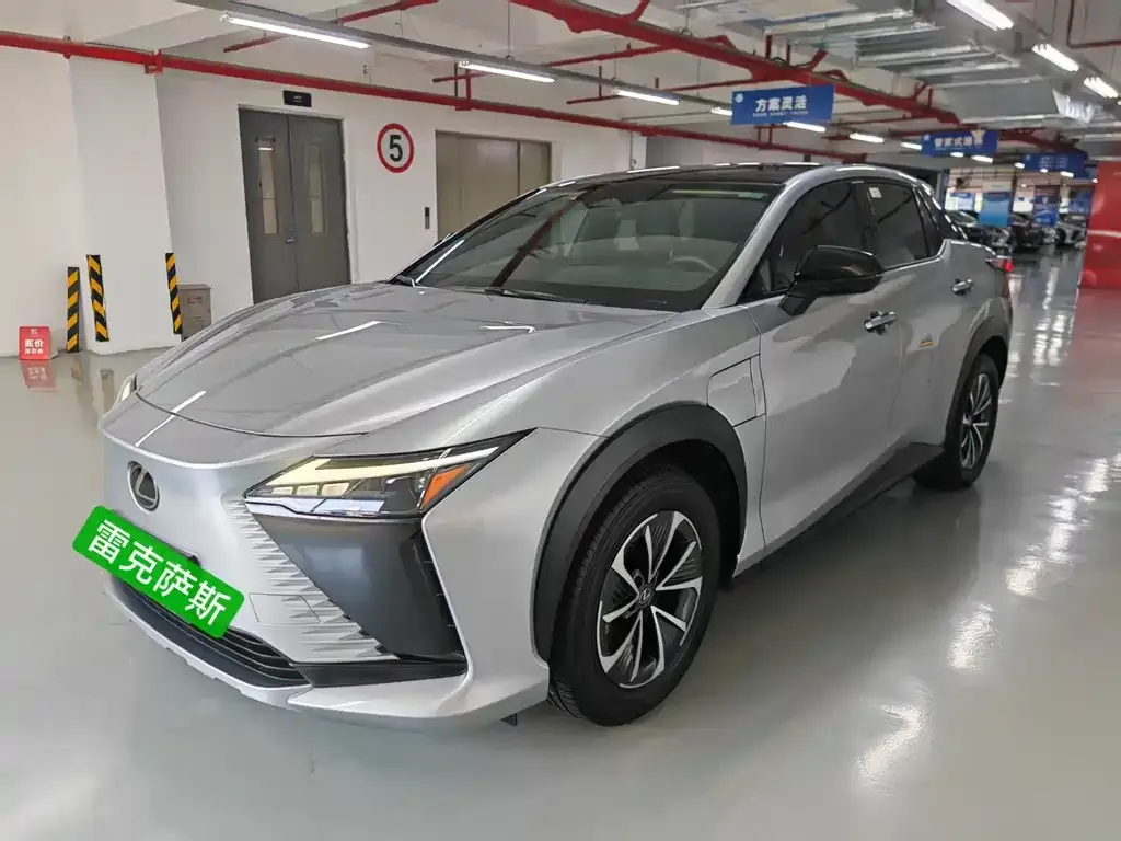 Lexus RZ — фото 1
