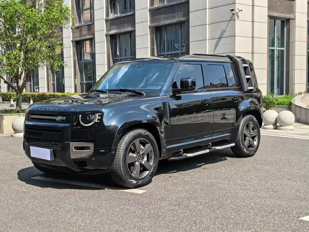Land Rover Defender — фото 1