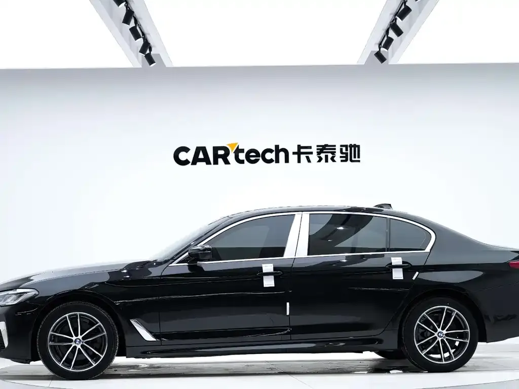 BMW 5 Series — фото 8