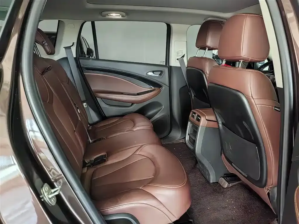 Buick Envision Plus — фото 10