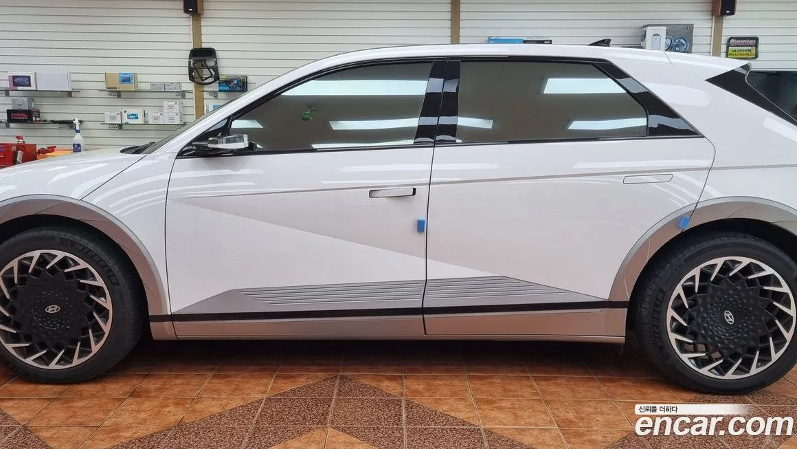 Hyundai Ioniq5 — фото 1