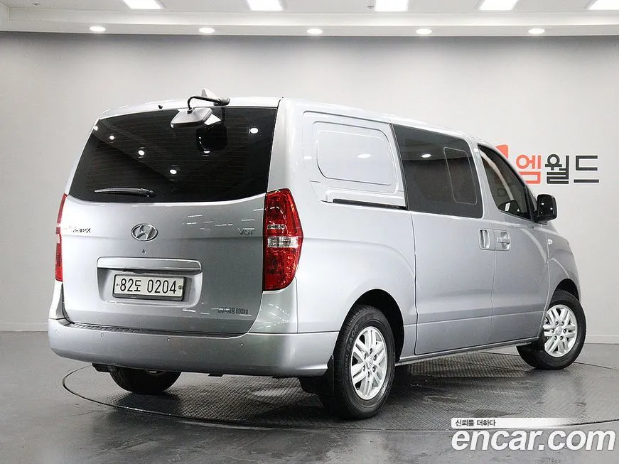 Hyundai Starex — фото 3