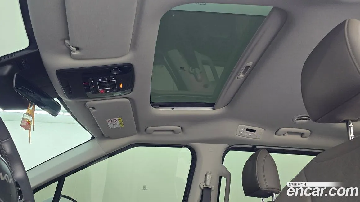 Kia Carnival — фото 10