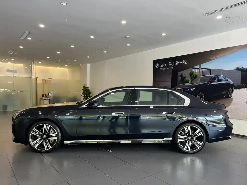 BMW 7 Series — фото 4