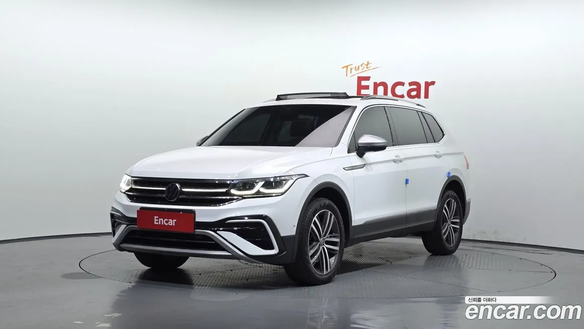 Volkswagen Tiguan — фото 1