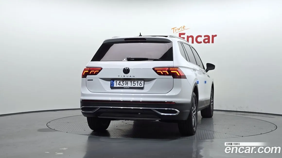 Volkswagen Tiguan — фото 4
