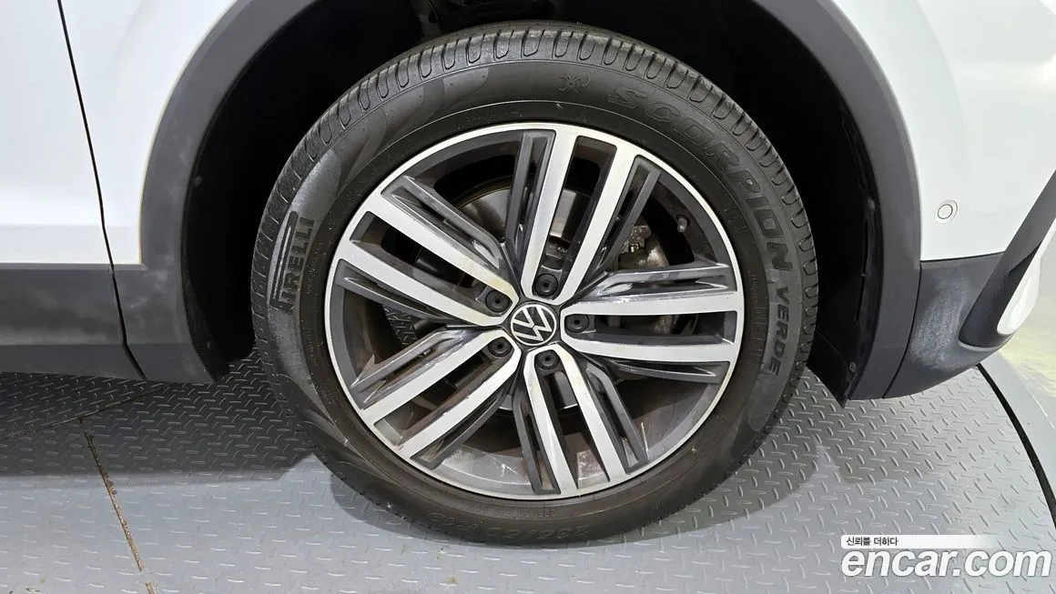 Volkswagen Tiguan — фото 5