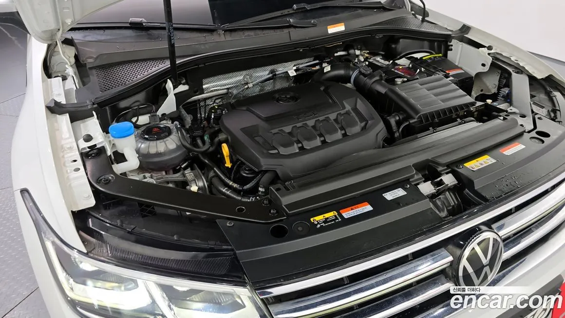 Volkswagen Tiguan — фото 6