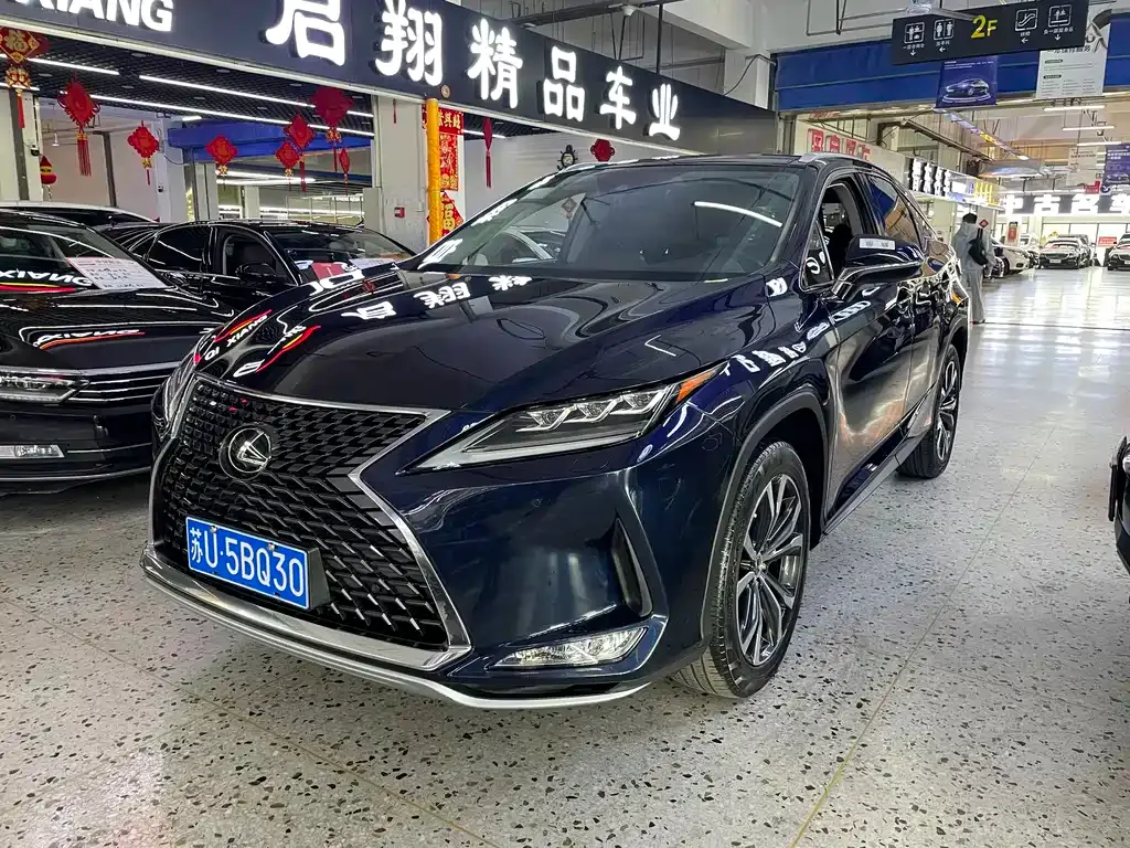 Lexus RX — фото 1