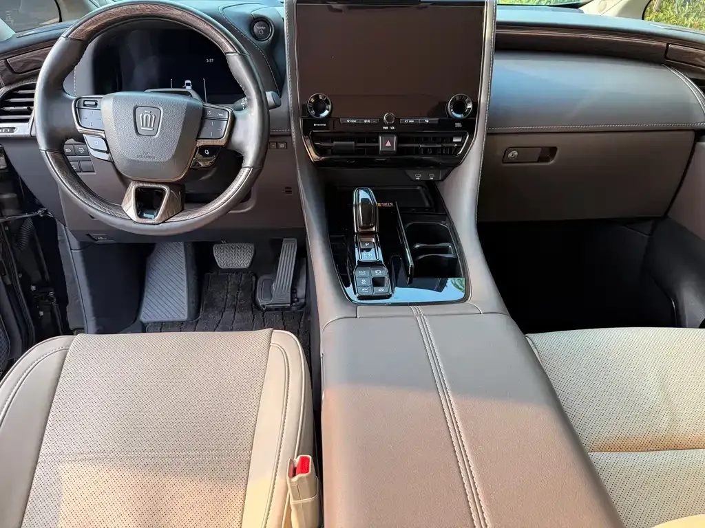 Toyota Vellfire — фото 6