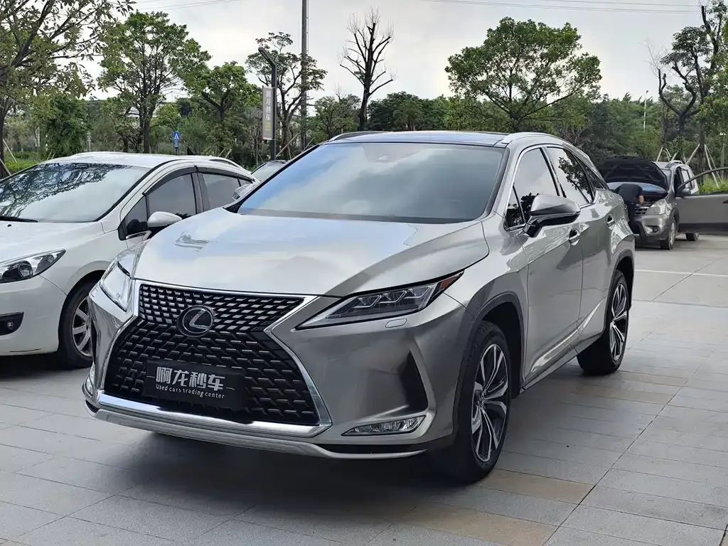 Lexus RX — фото 1