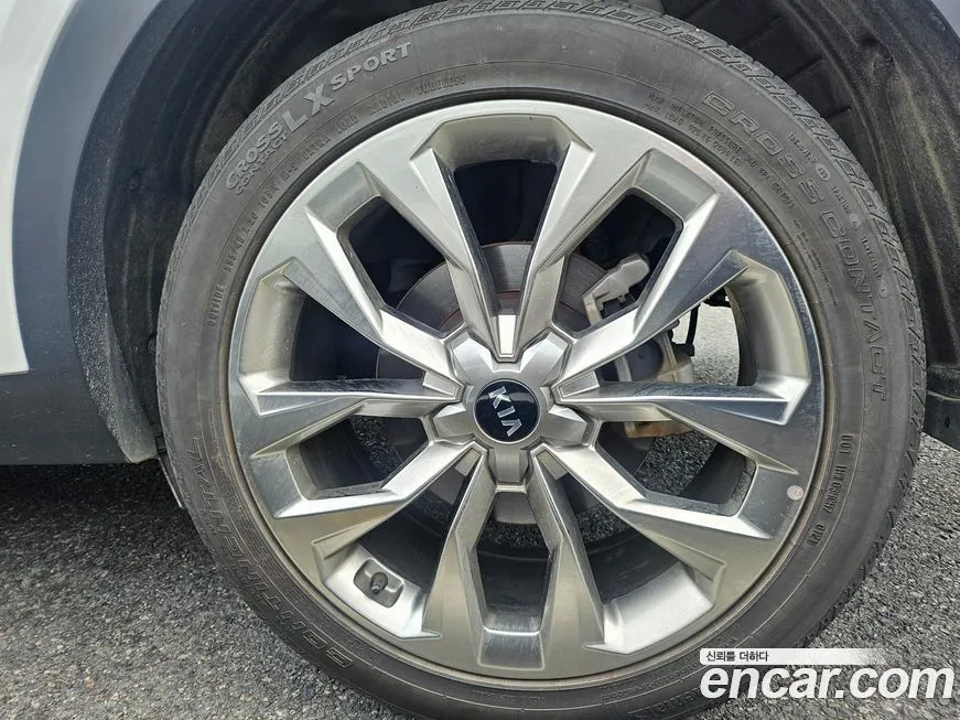 Kia Sorento — фото 5