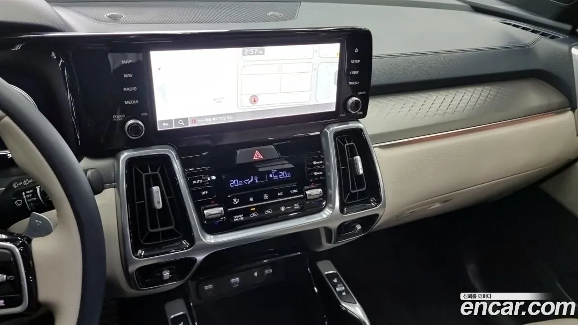 Kia Sorento — фото 10