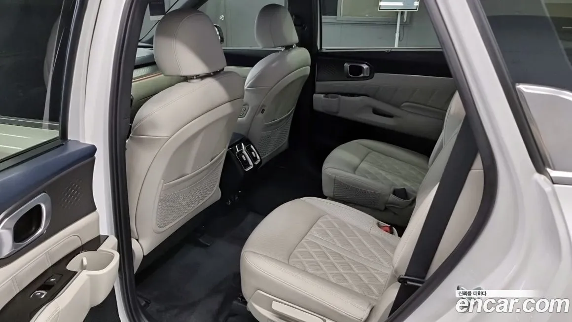 Kia Sorento — фото 8