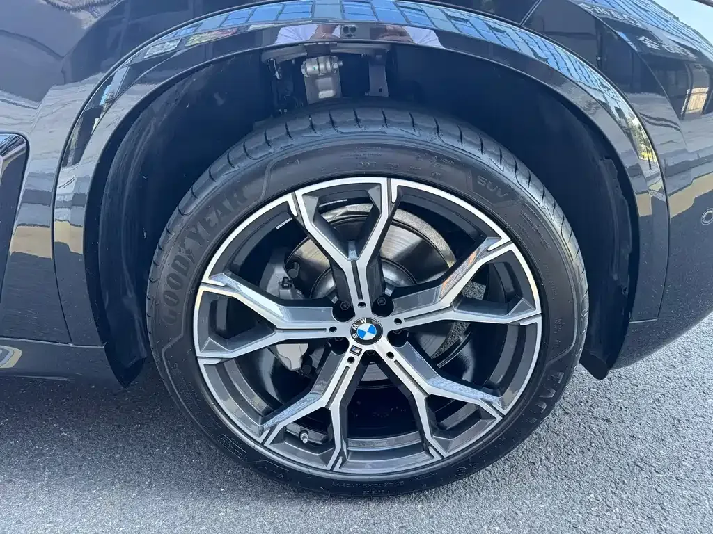 BMW X5 — фото 6