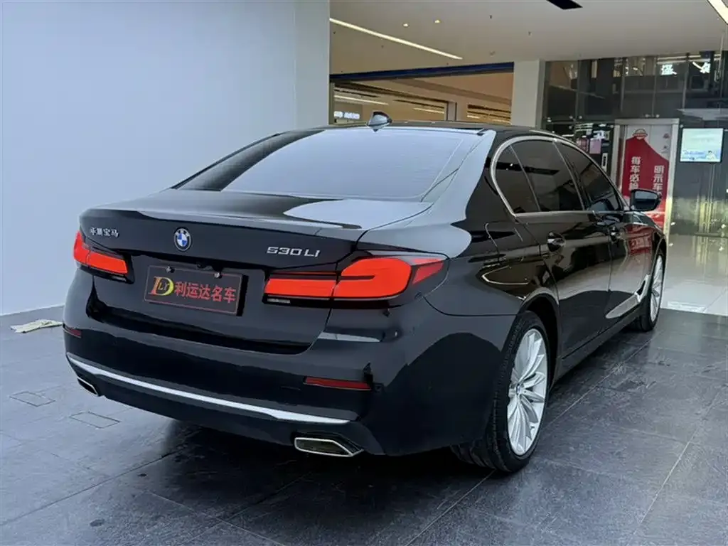 BMW 5 Series — фото 10