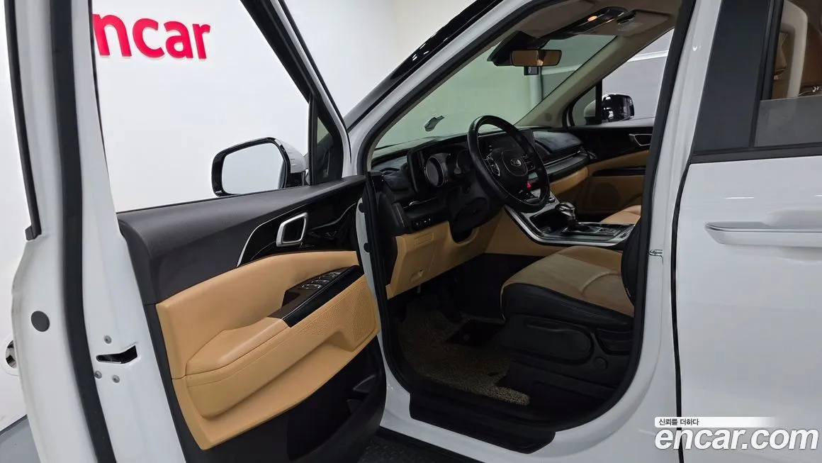 Kia Carnival — фото 10