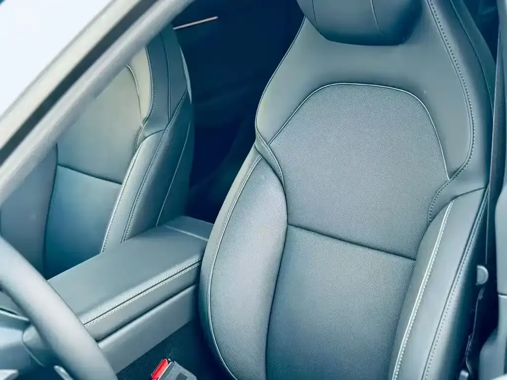 Tesla Model Y L — фото 3