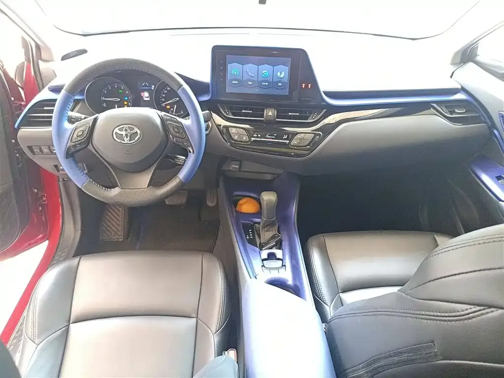 Toyota C-HR — фото 10