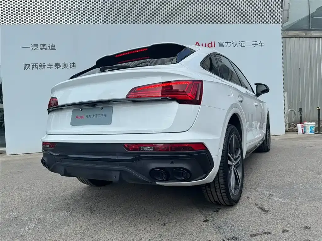 Audi Q5L Sportback — фото 3