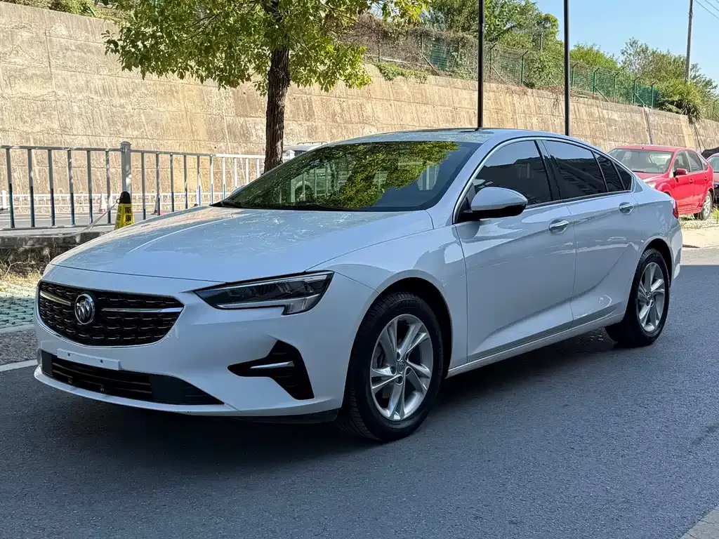 Buick Regal — фото 1