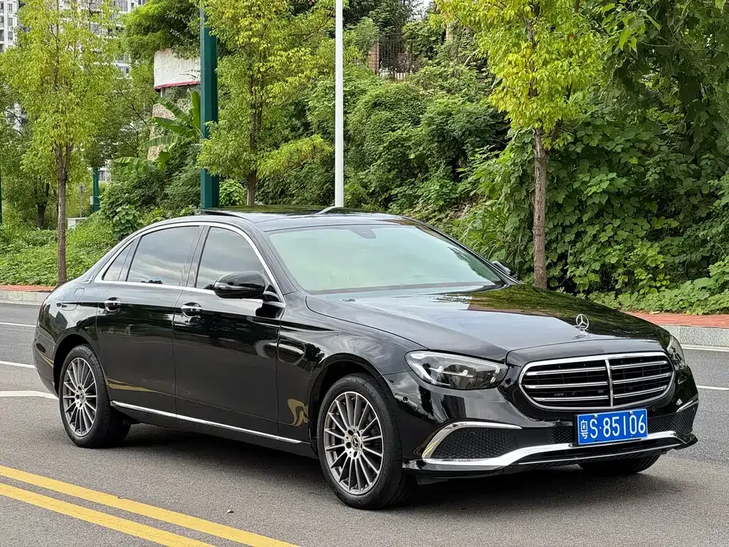 Mercedes-Benz E-Class — фото 3