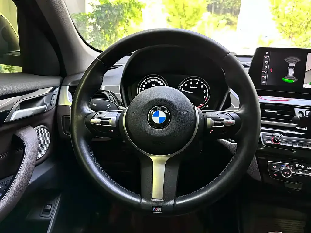 BMW X1 — фото 7