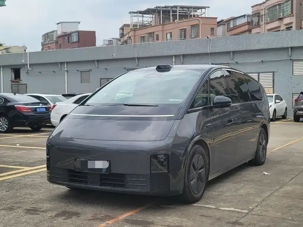 Li Auto MEGA — фото 1