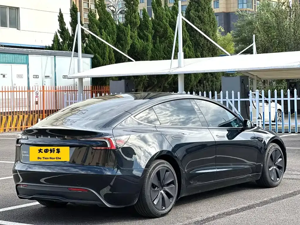 Tesla Model 3 — фото 4