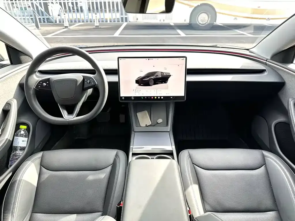 Tesla Model 3 — фото 9