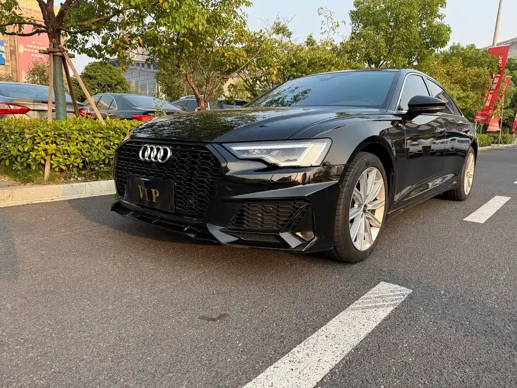 Audi A6L — фото 1