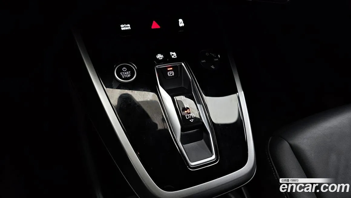 Audi Q4 e-tron — фото 9