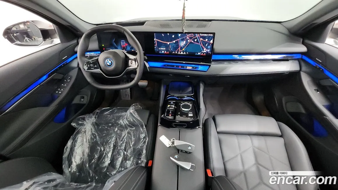BMW i5 — фото 7