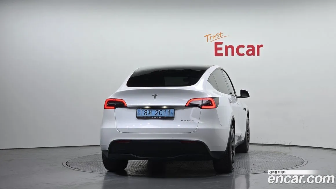 Tesla Model Y — фото 4