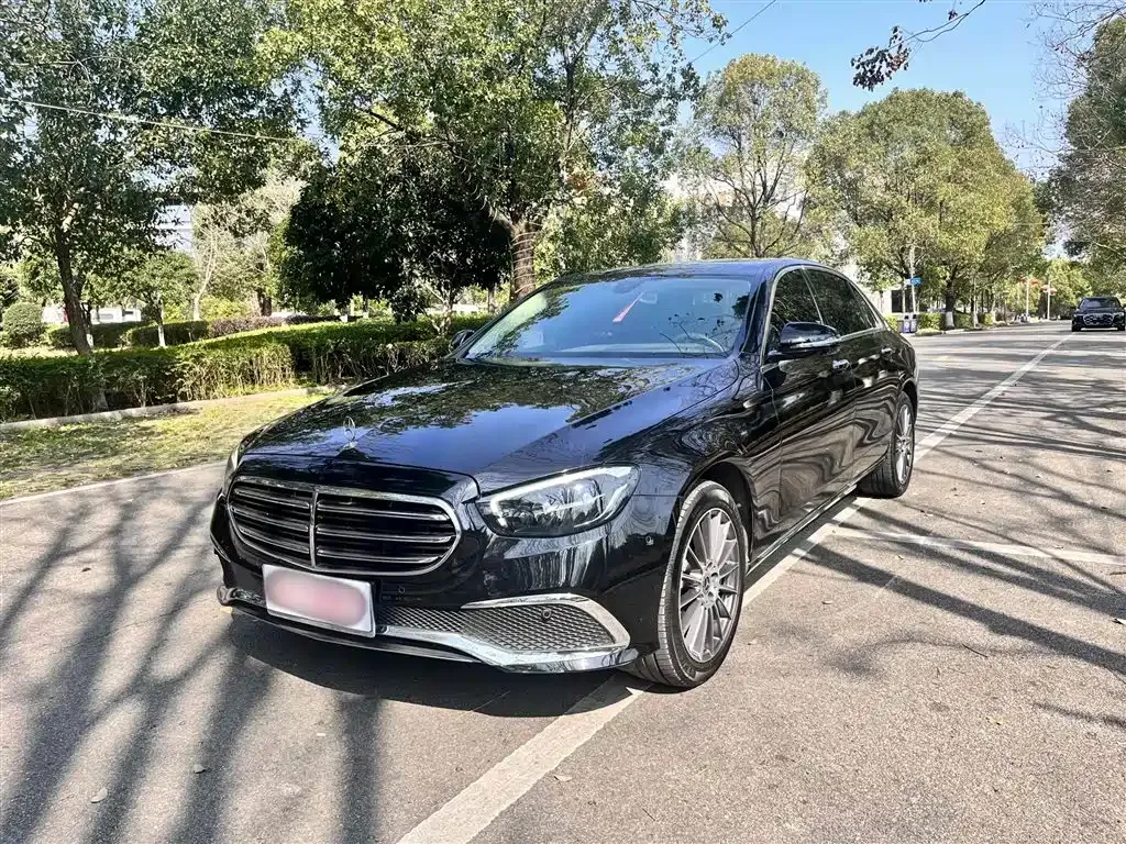 Mercedes-Benz E-Class — фото 2
