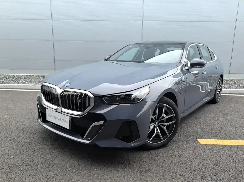 BMW i5 — фото 1