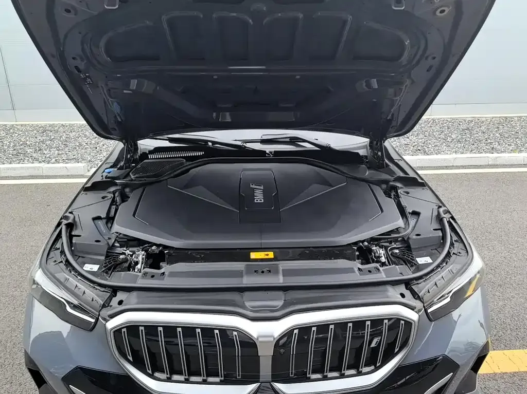 BMW i5 — фото 6