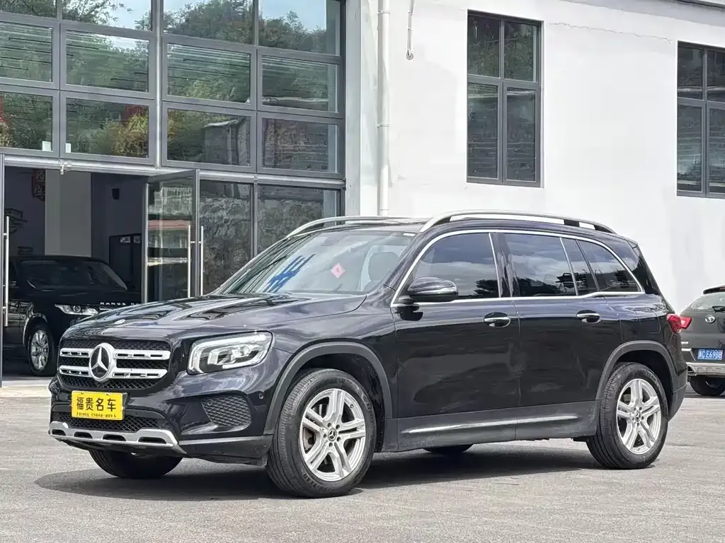 Mercedes-Benz GLB — фото 1