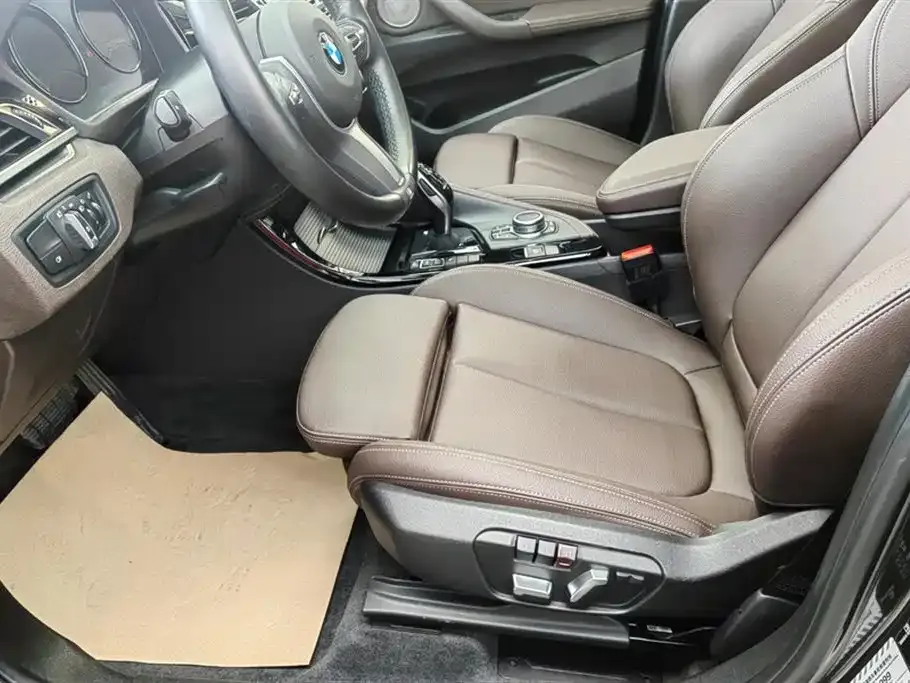 BMW X1 — фото 9