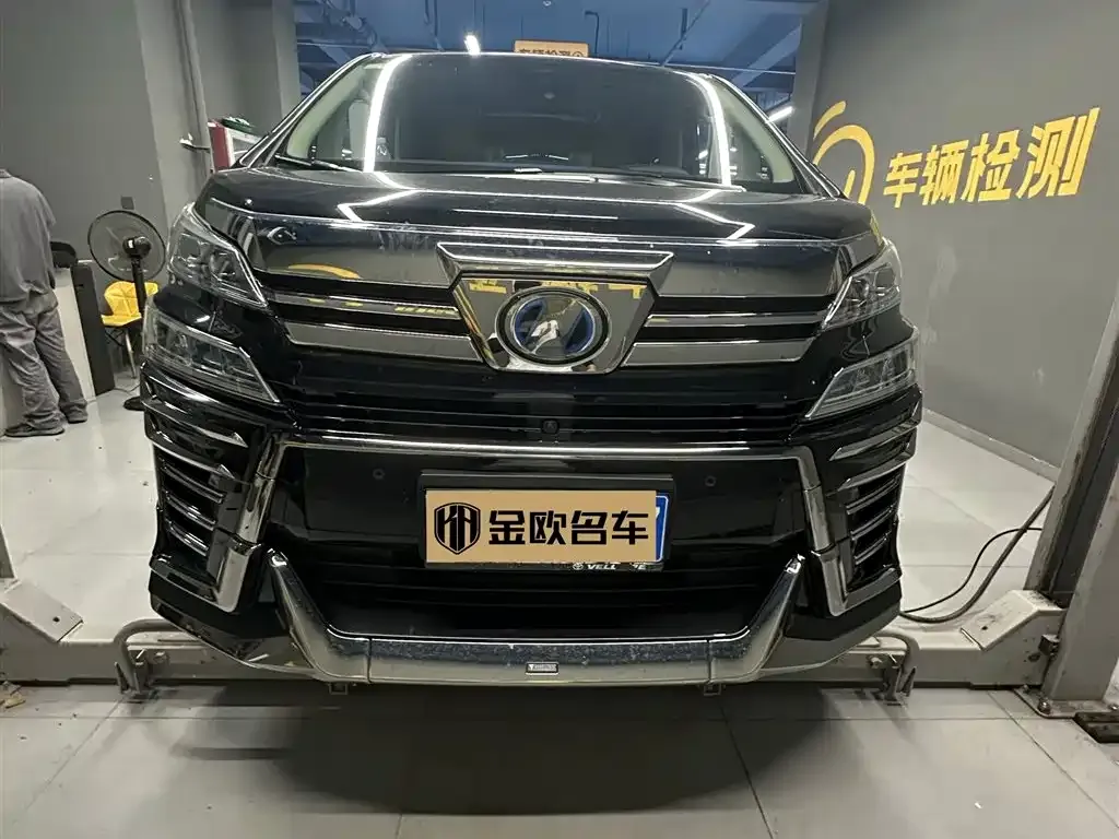 Toyota Vellfire — фото 2