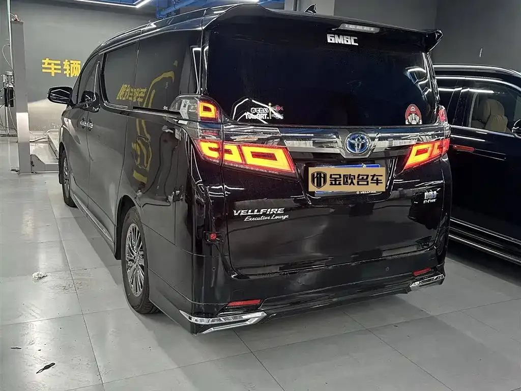 Toyota Vellfire — фото 9