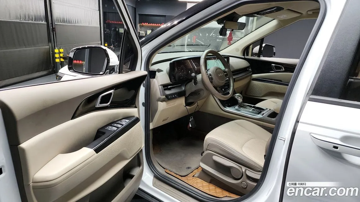 Kia Carnival — фото 10