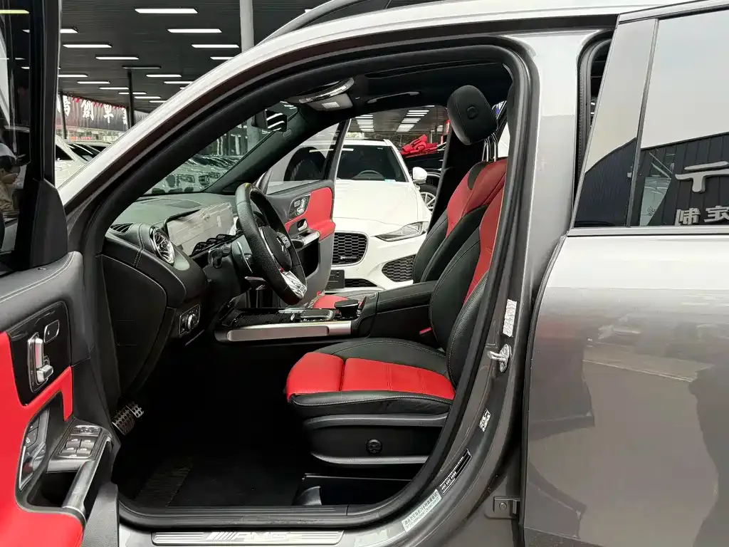 Mercedes-Benz GLB AMG — фото 7