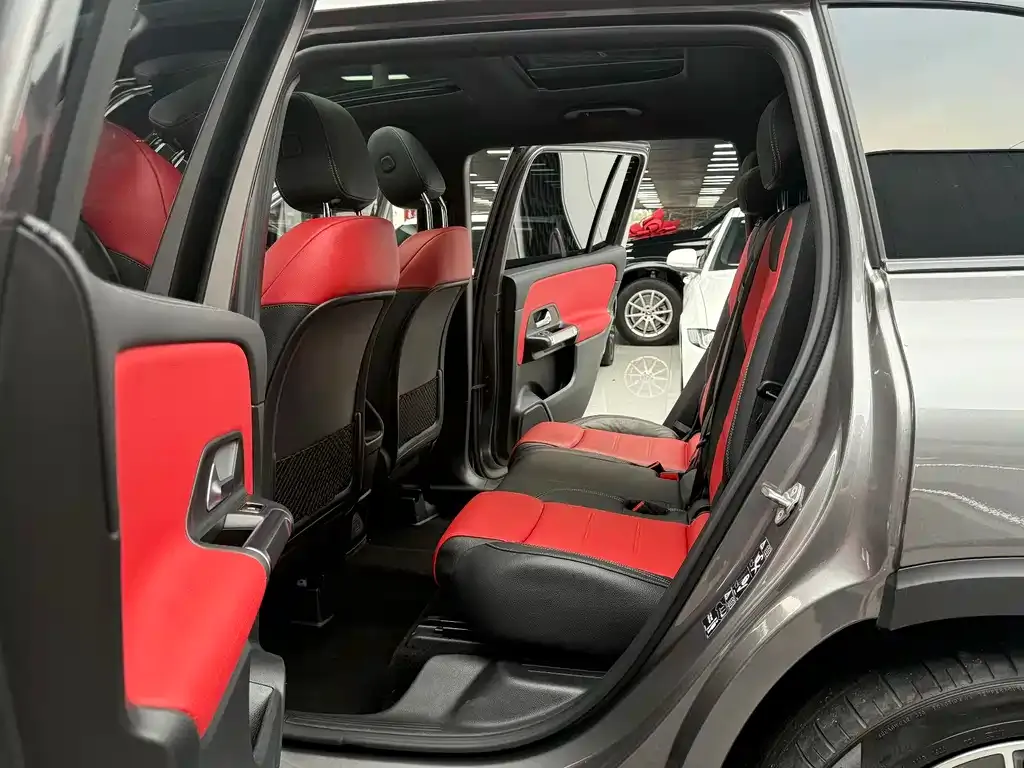 Mercedes-Benz GLB AMG — фото 9